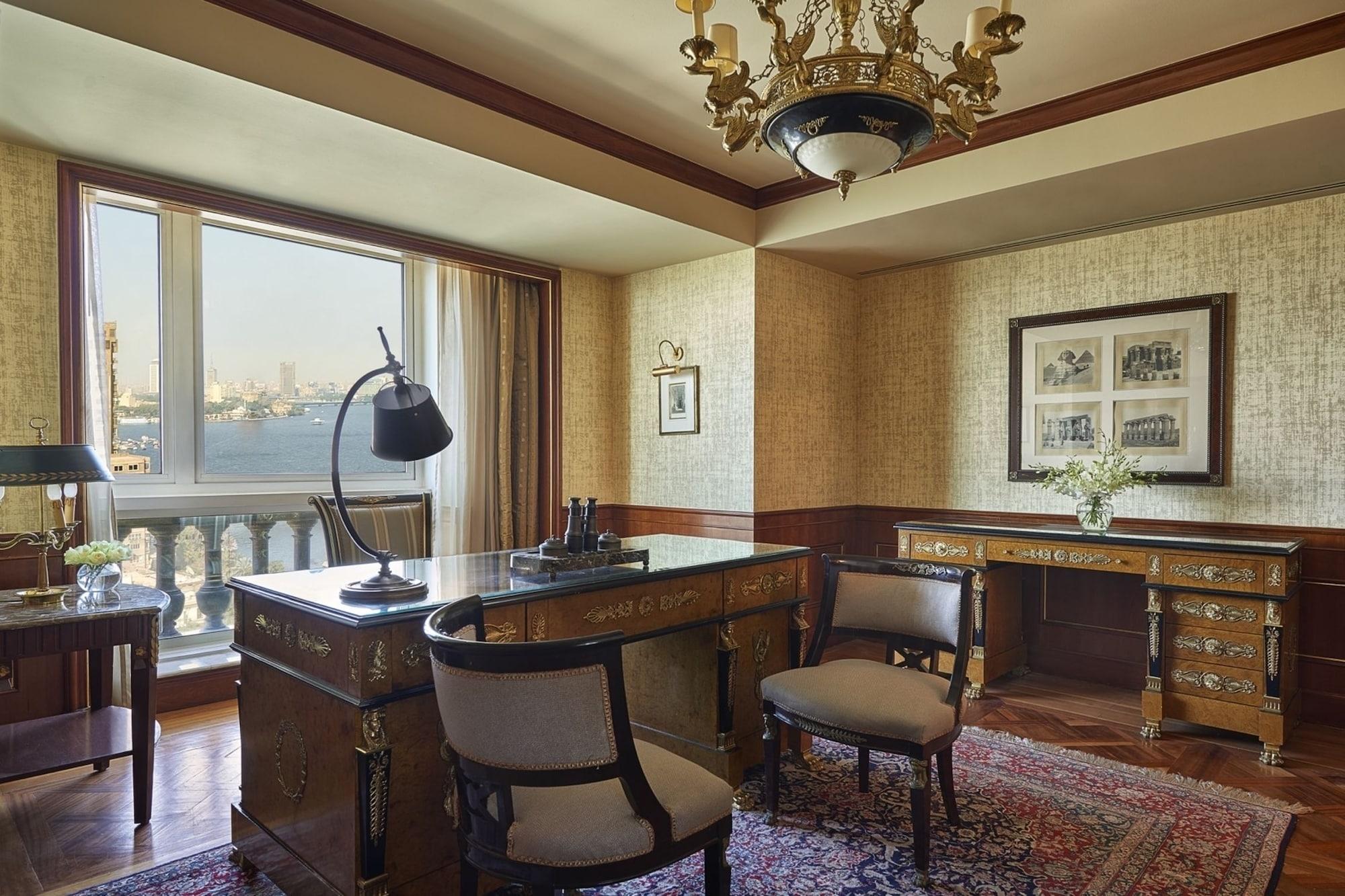 Four Seasons Cairo At The First Residence Giza Exteriér fotografie The study of a Presidential Suite