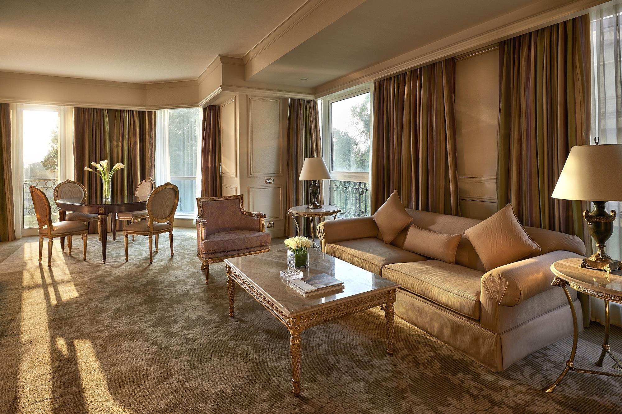 Four Seasons Cairo At The First Residence Giza Exteriér fotografie A suite at the Four Seasons Hotel, London