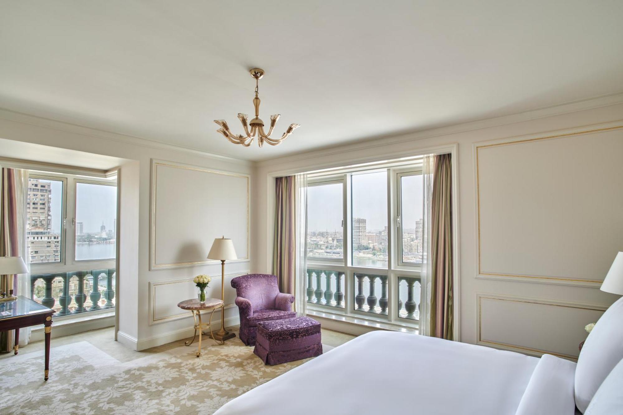 Four Seasons Cairo At The First Residence Giza Exteriér fotografie A bedroom at the hotel