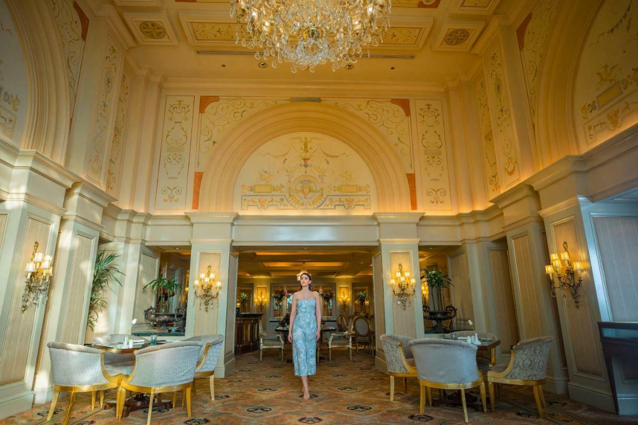 Four Seasons Cairo At The First Residence Giza Exteriér fotografie The lobby of the hotel